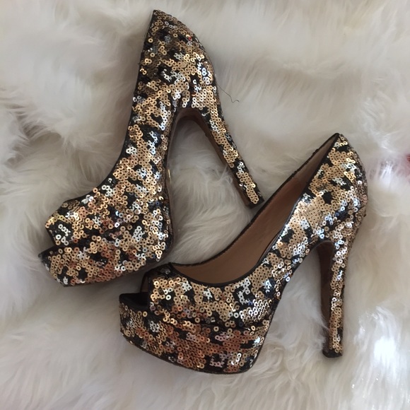 Betsey Johnson Shoes - Betsey Johnson “Shiner” Sequin Platform Heels 🪩